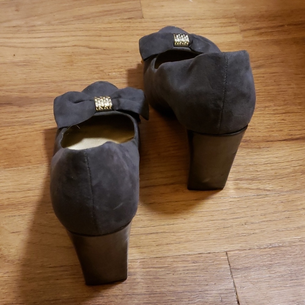 Heels - Picture 4 of 4